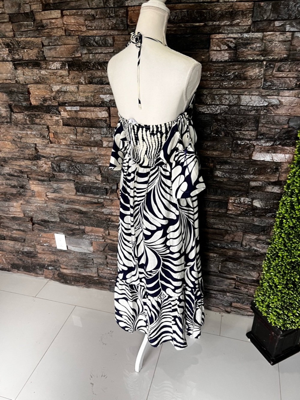 Lucy Paris Navy and White Tropical-Print Maxi Dress - Picture 4 of 12